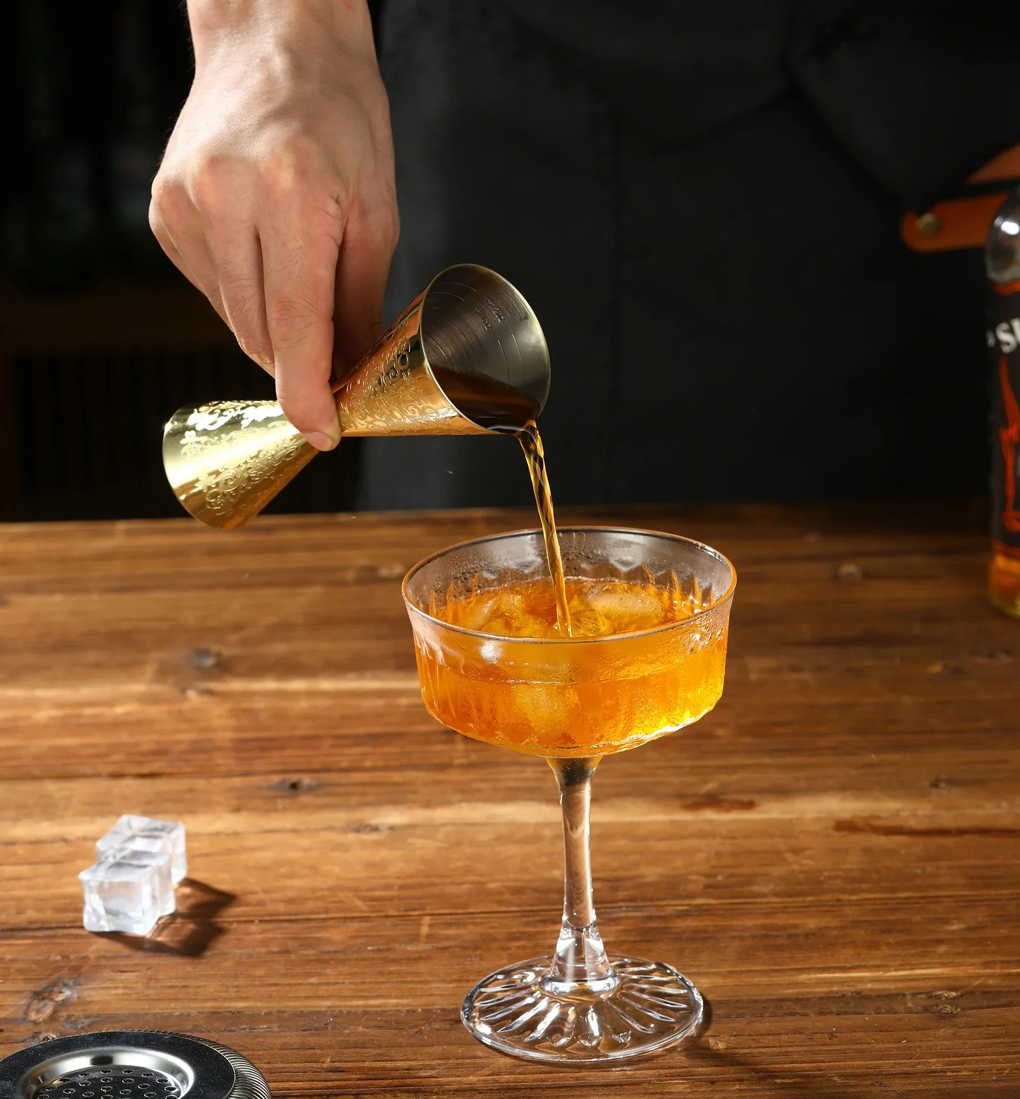 Dosador Premium Japonês para Drinks – Jigger de Coquetelaria Profissional em Inox