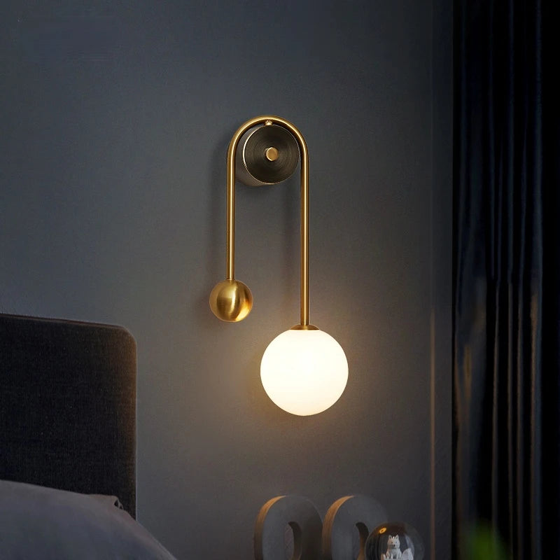 Arandela Moderna LED Sala de Estar e Quarto Gold - Design Exclusivo com Cristais e Globos em Cascata