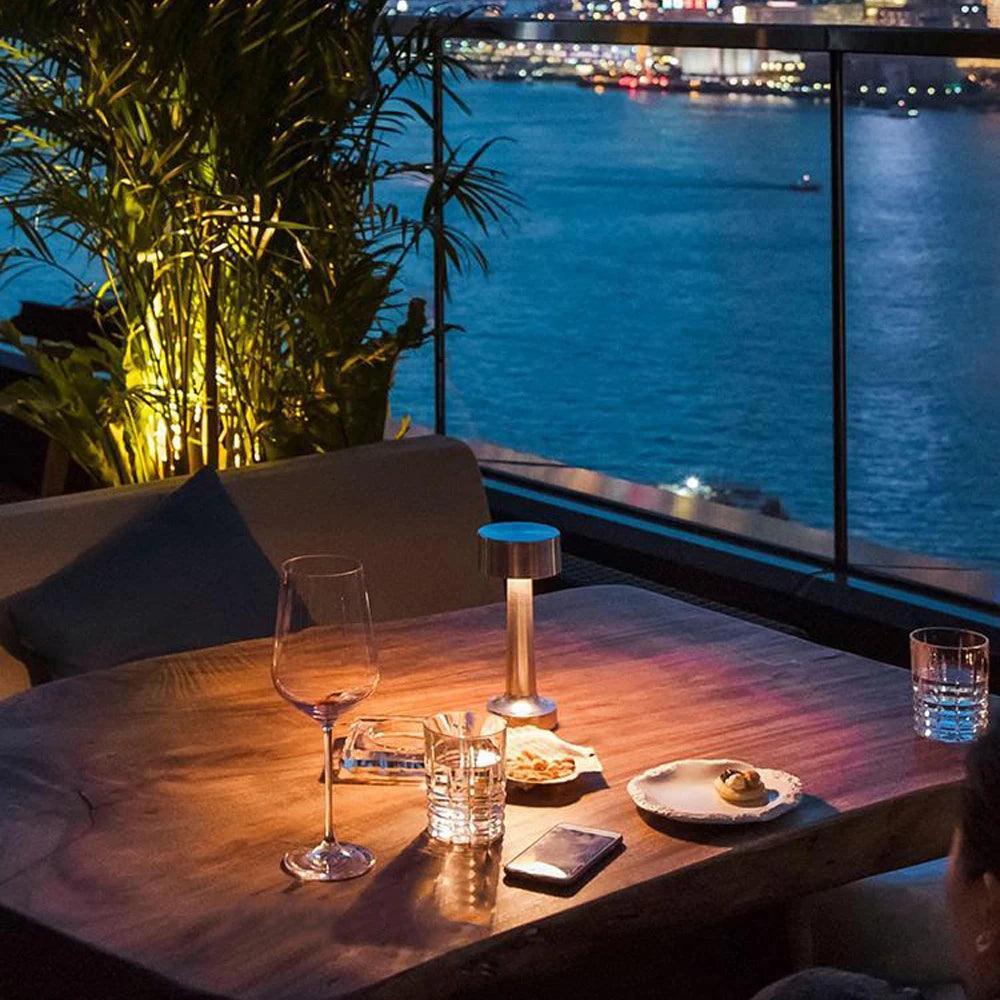 Lâmpada de Mesa Retrô - Carpetino