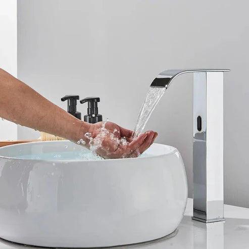 Torneira Gourmet com Sensor Automático - Carpetino