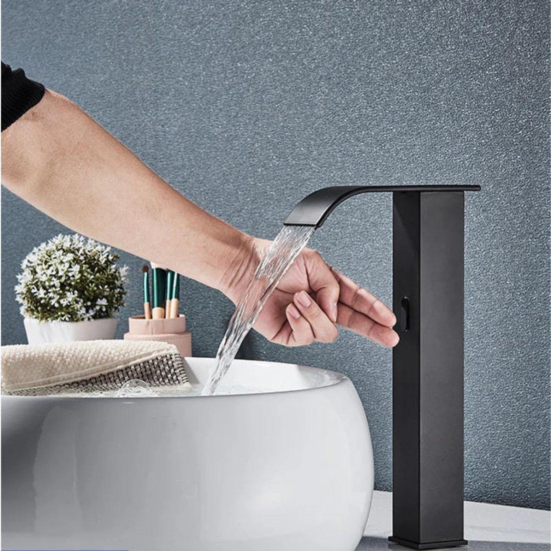 Torneira Gourmet com Sensor Automático - Carpetino