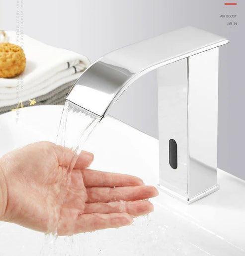 Torneira Gourmet com Sensor Automático - Carpetino