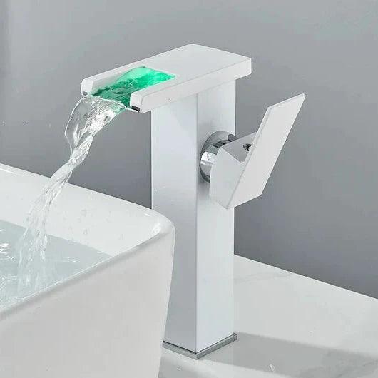 Torneira para Banheiro Minimalista - Carpetino