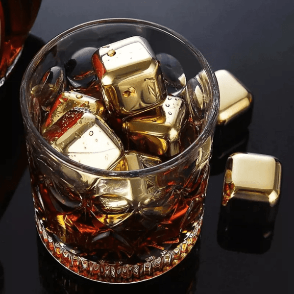 Cubos de Gelo Aço Inox Dourado Carpetino – Conjunto com Pegador Elegante